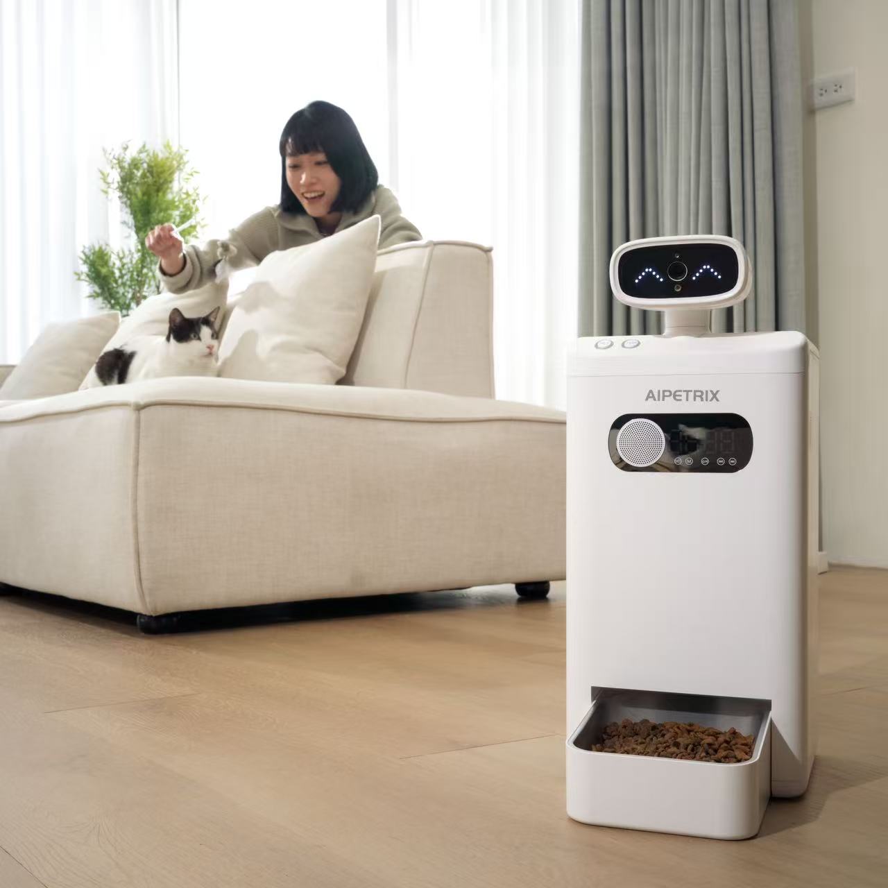 雲端管家 AI 360° 智慧寵物餵食機